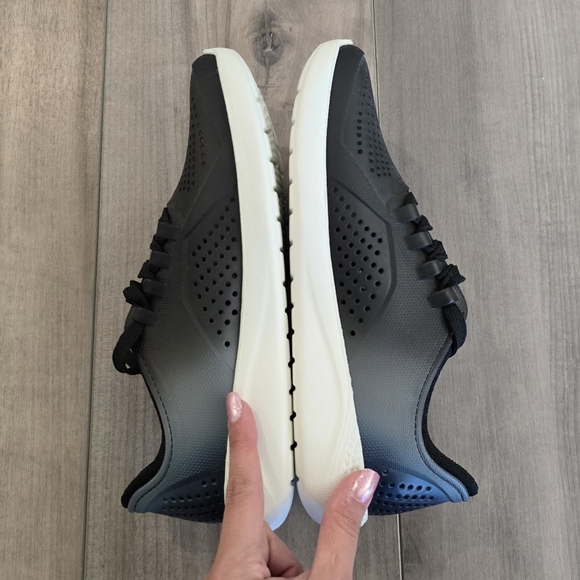 CROCS Literide Pacers - Picture 3 of 10